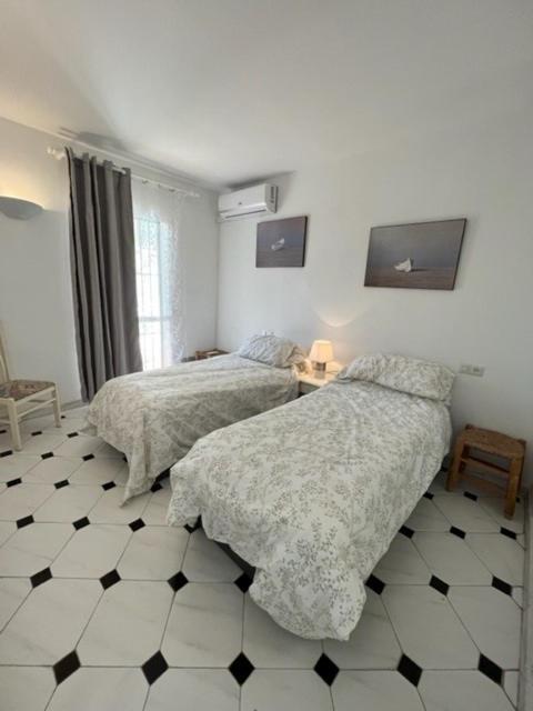 Casa Uvas 2 Bedroom Apt. เนร์คา ภายนอก รูปภาพ
